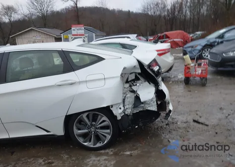 2021 Honda Clarity Plug-In Hybrid из США, поврежденный, VIN JHMZC5F17MC001600